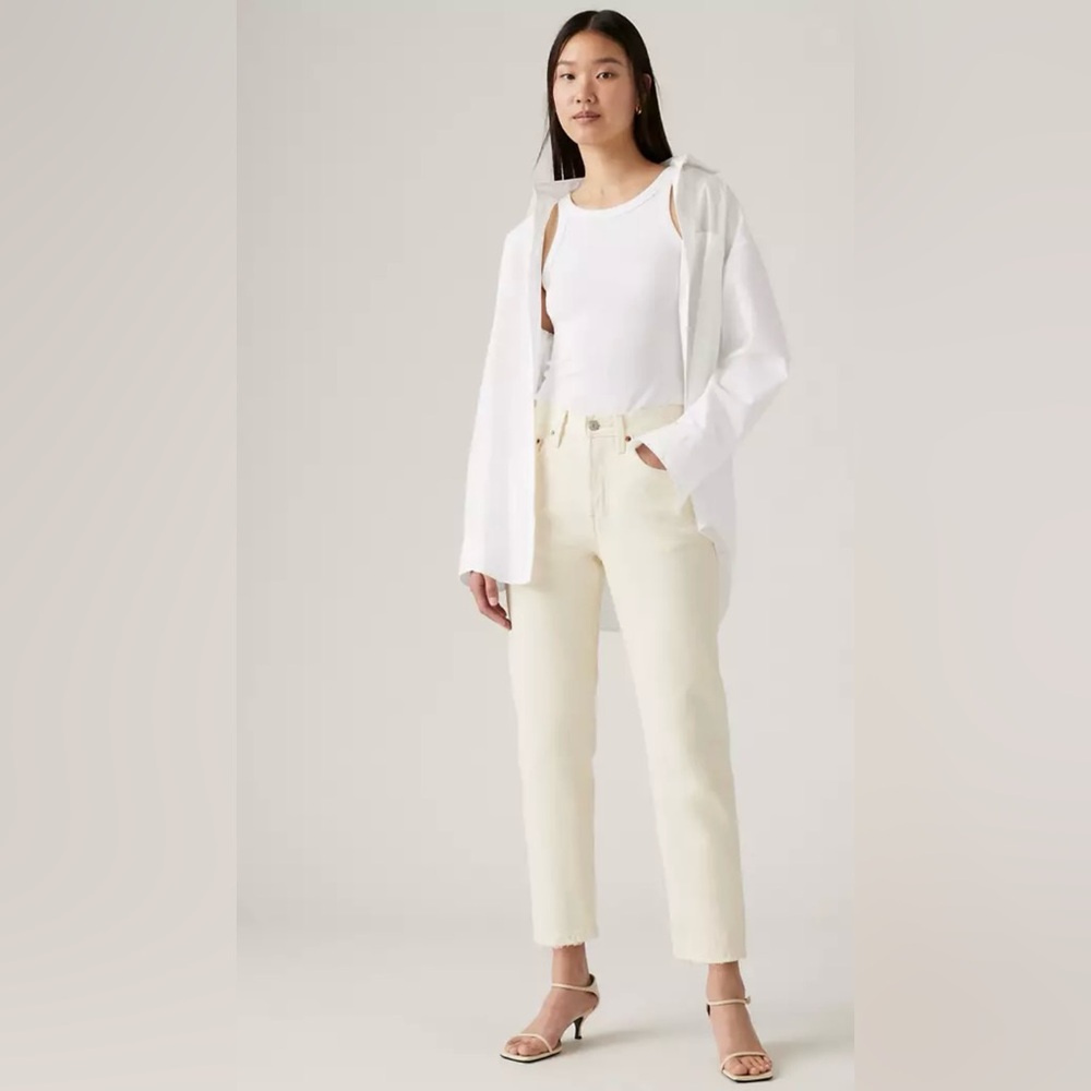 Levi's® Premium 501® ORIGINAL CROPPED WOMEN'S JEANS in Ecru-White (31x26)